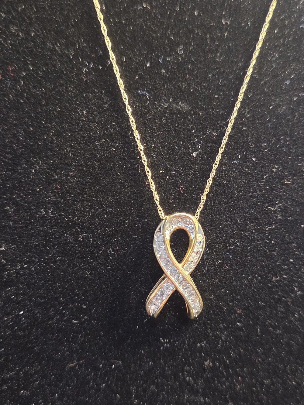 10k Gold Necklace With Diamond Pendant